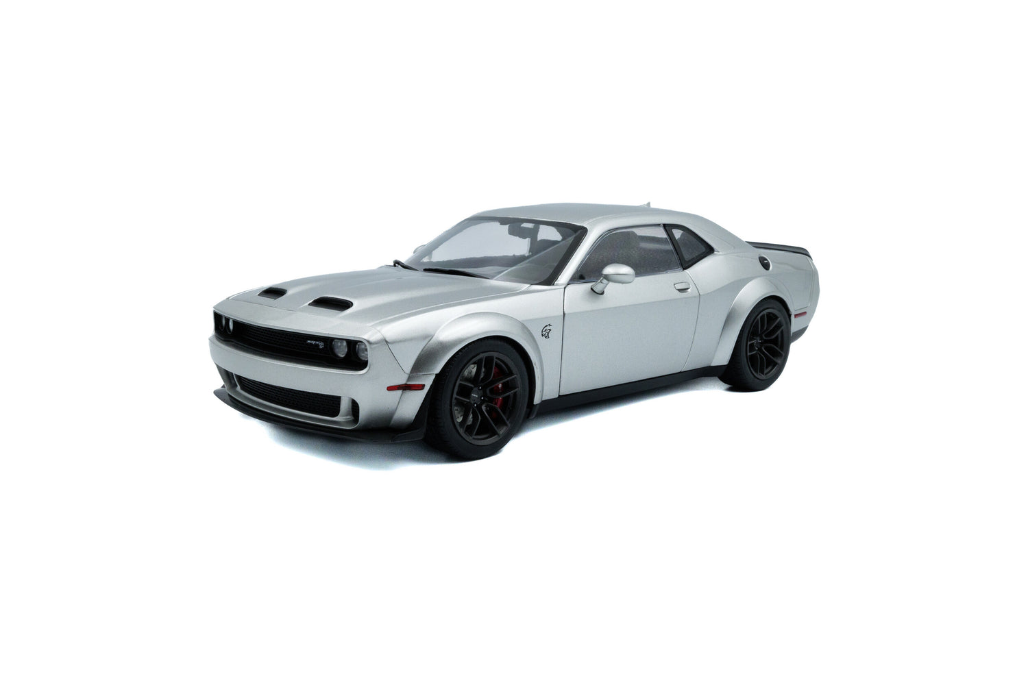 Front perspective view of  Dodge Challenger SRT Hellcat Redeye WideBody Triple Nickle  1:18 scale model car - Solido