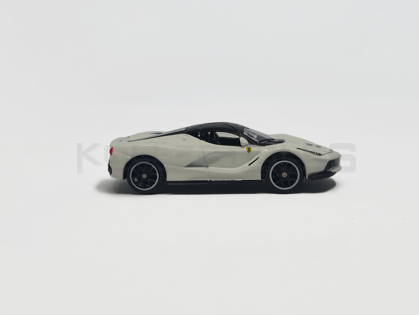 Ferrari Laferrai White 1:64 scale model car - Bburago