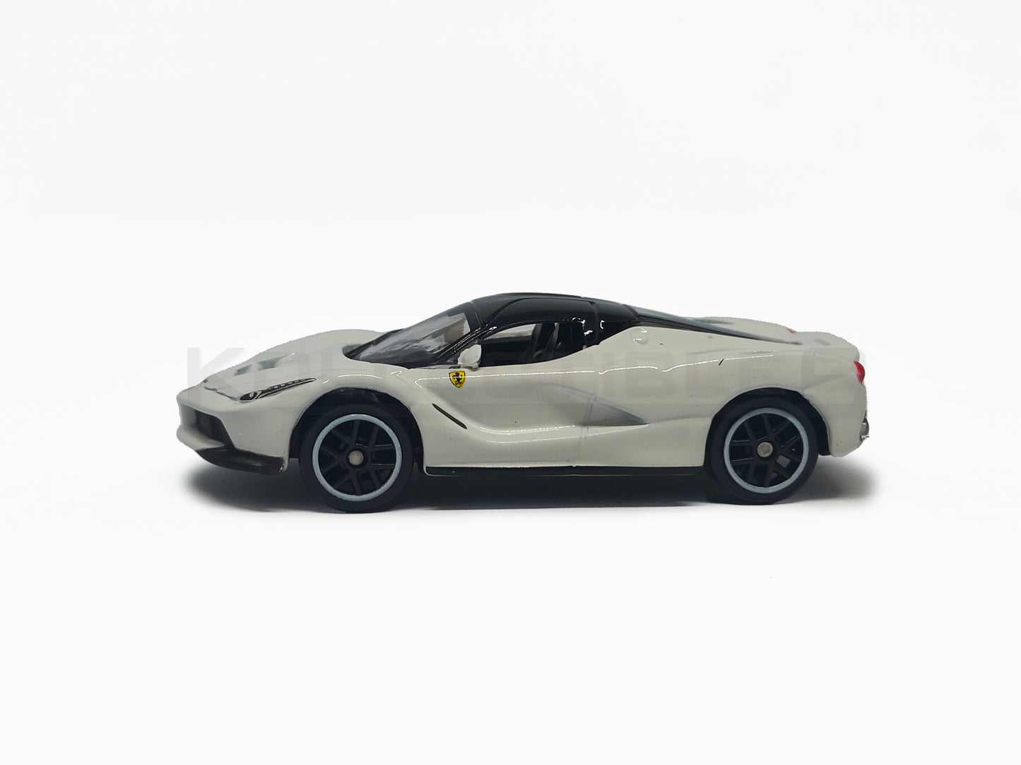 Ferrari Laferrai White 1:64 scale model car - Bburago